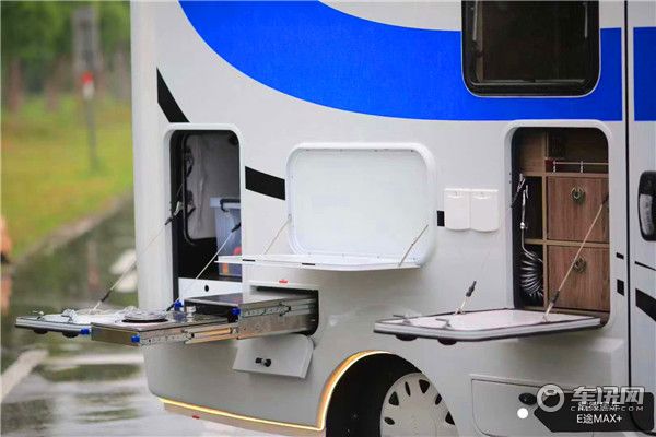 新款进口依维柯C型房车 戴德E途MAX+双拓展国六PG游戏 PG电子 APP(图3)
