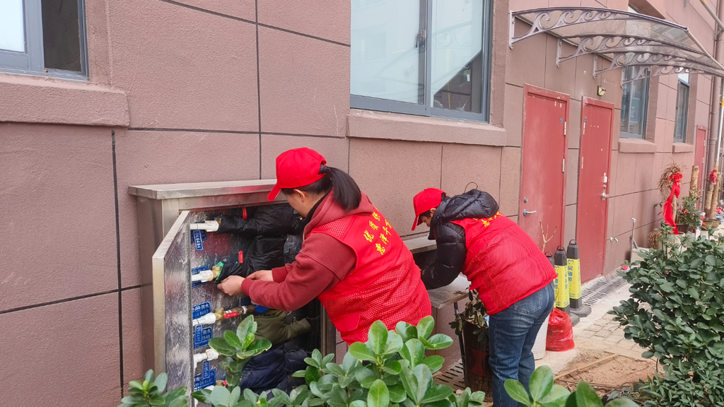 供水设施“穿衣戴帽” 保障冬季供水安全(图1)
